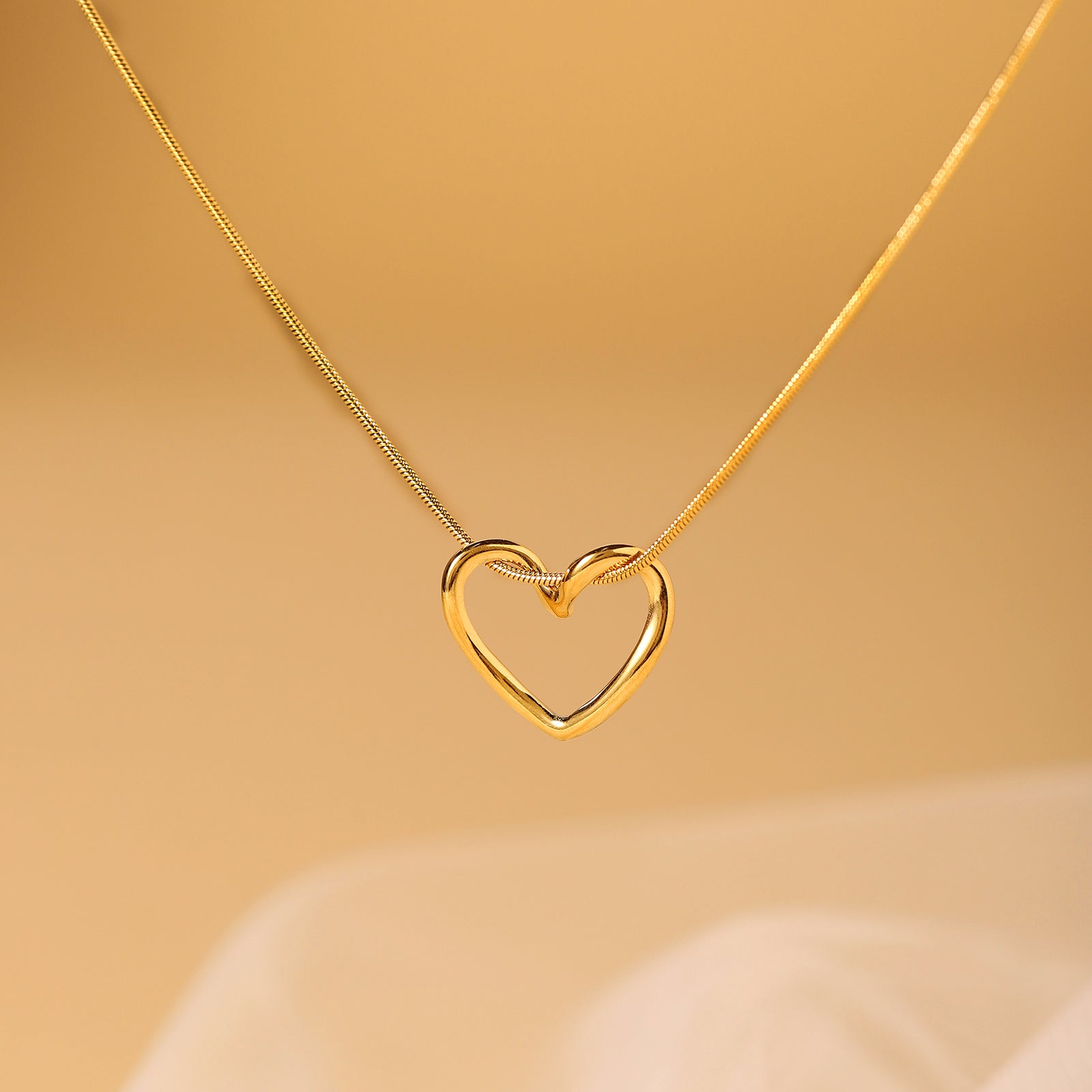 Hugs and Kisses Necklaces -XO